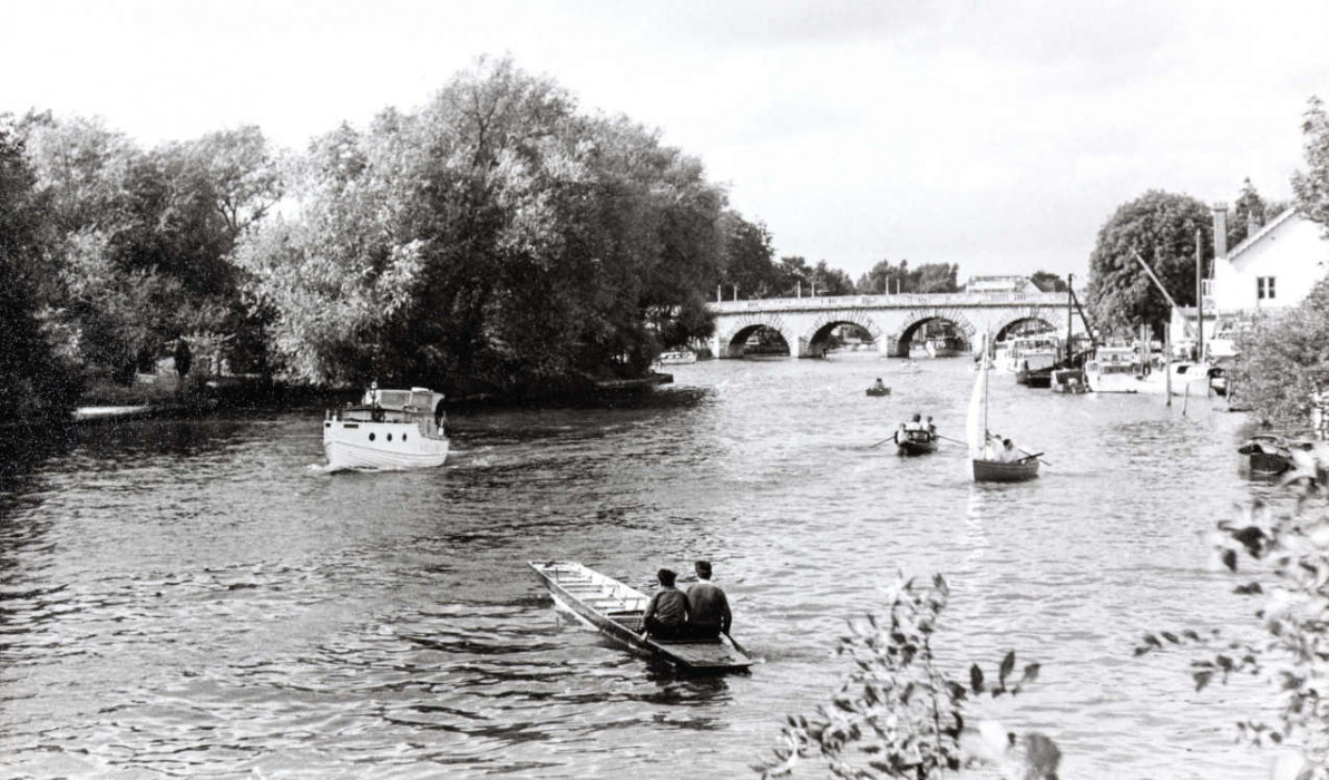 Boats on the River Thames with Maidenhead Bridge in the background